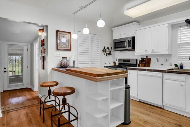202 Lakeview, Lake City, TX 78368
