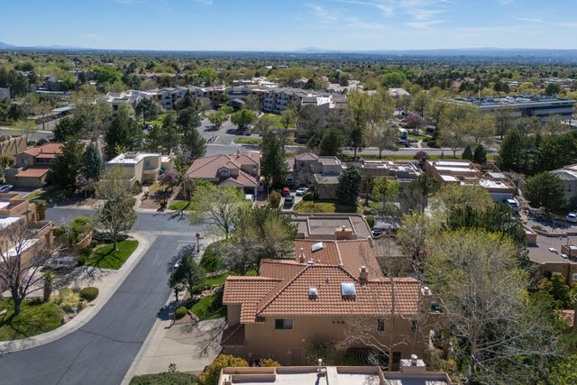 6605 Beau Chene NE, Albuquerque, NM 87111