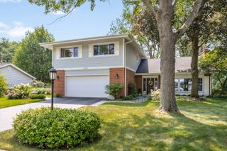 1943 Sunnyside Circle, Northbrook, IL 60062