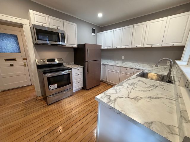 15 Lynde St 2, Salem, MA 01970