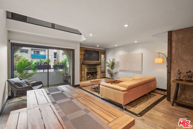 10926 Bluffside Drive 3, Studio City (los Angeles), CA 91604