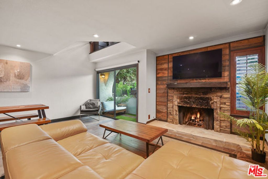 10926 Bluffside Drive 3, Studio City (los Angeles), CA 91604