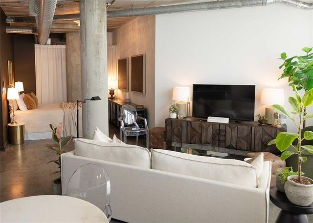 115 W Peachtree Place NW 501, Atlanta, GA 30313