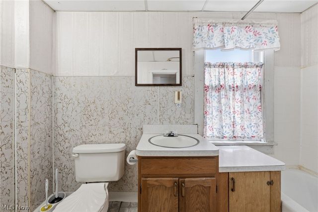 471 Lamson Avenue, Bedford, OH 44146