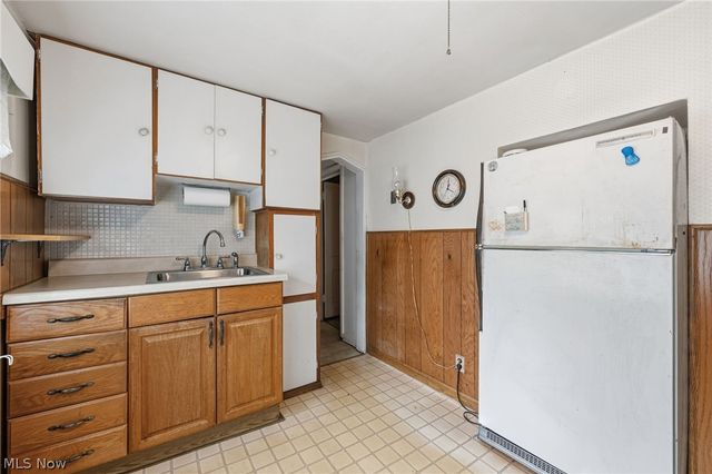471 Lamson Avenue, Bedford, OH 44146