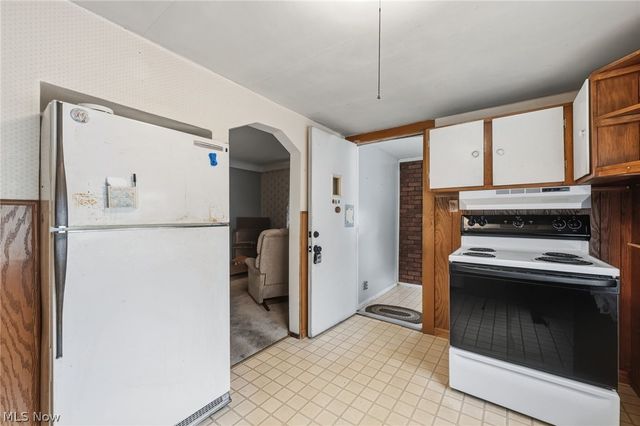 471 Lamson Avenue, Bedford, OH 44146