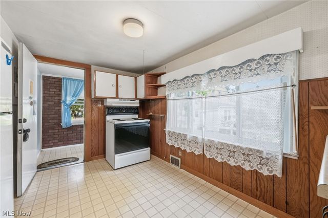471 Lamson Avenue, Bedford, OH 44146