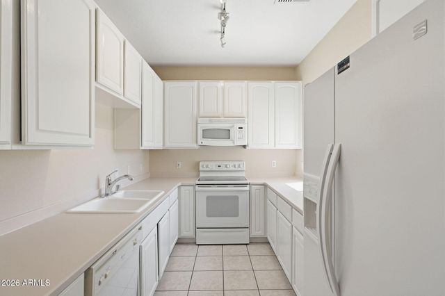 6535 E SUPERSTITION SPRINGS Boulevard 221, Mesa, AZ 85206
