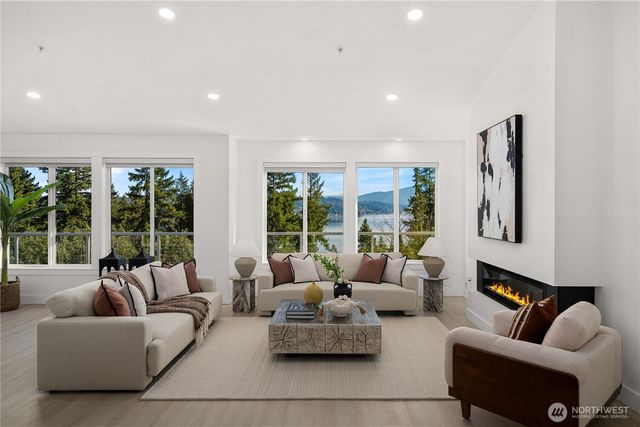 17003 SE 14th Lane, Bellevue, WA 98008
