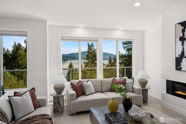 17003 SE 14th Lane, Bellevue, WA 98008