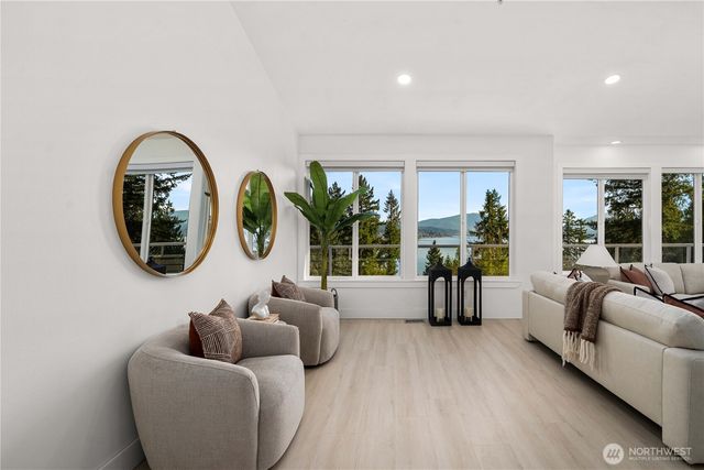 17003 SE 14th Lane, Bellevue, WA 98008