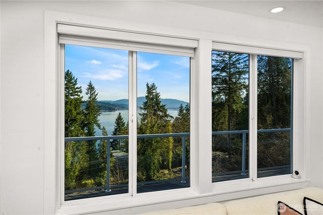 17003 SE 14th Lane, Bellevue, WA 98008