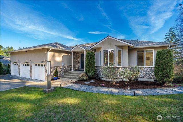 17003 SE 14th Lane, Bellevue, WA 98008
