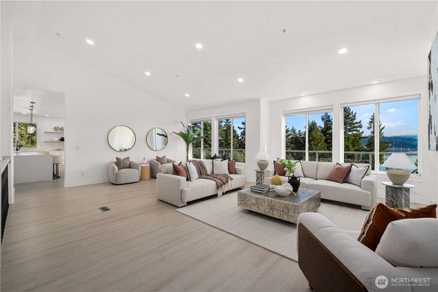 17003 SE 14th Lane, Bellevue, WA 98008