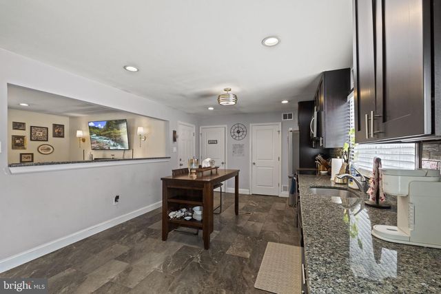 133 ARBOR MEADOW DR, Sicklerville, NJ 08081