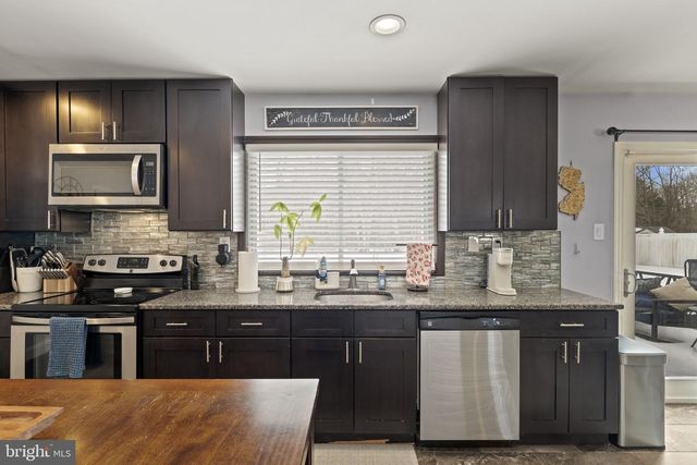 133 ARBOR MEADOW DR, Sicklerville, NJ 08081