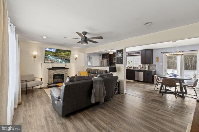 133 ARBOR MEADOW DR, Sicklerville, NJ 08081