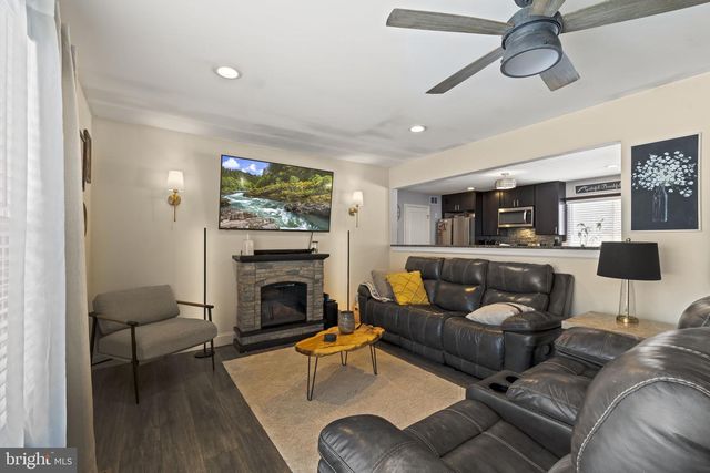 133 ARBOR MEADOW DR, Sicklerville, NJ 08081