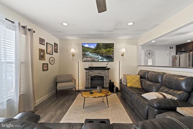 133 ARBOR MEADOW DR, Sicklerville, NJ 08081