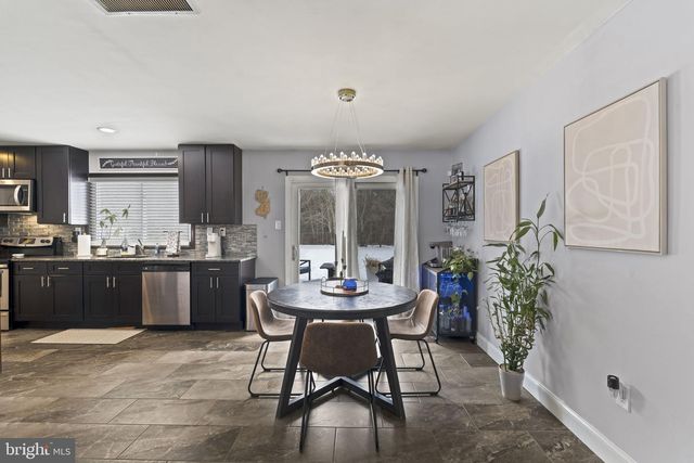 133 ARBOR MEADOW DR, Sicklerville, NJ 08081