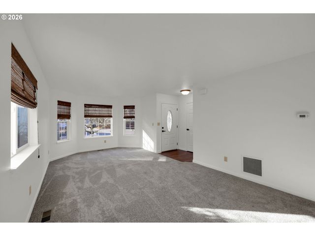 88081 9TH St, Veneta, OR 97487