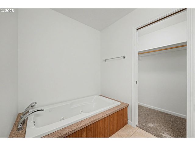 88081 9TH St, Veneta, OR 97487