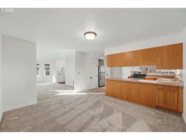 88081 9TH St, Veneta, OR 97487