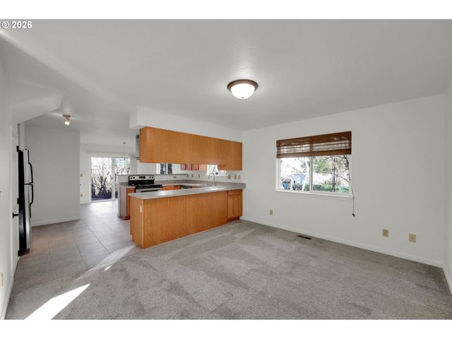 88081 9TH St, Veneta, OR 97487