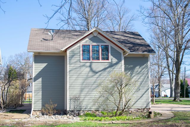 136 E South Street, Athens, MI 49011