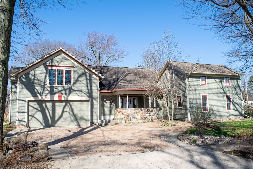 136 E South Street, Athens, MI 49011