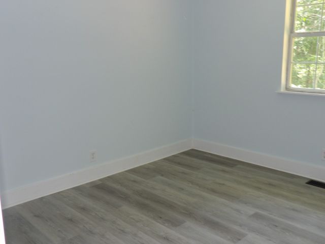 811 Powers Blvd, Waverly, TN 37185
