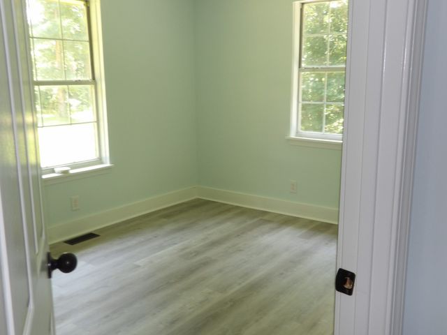 811 Powers Blvd, Waverly, TN 37185