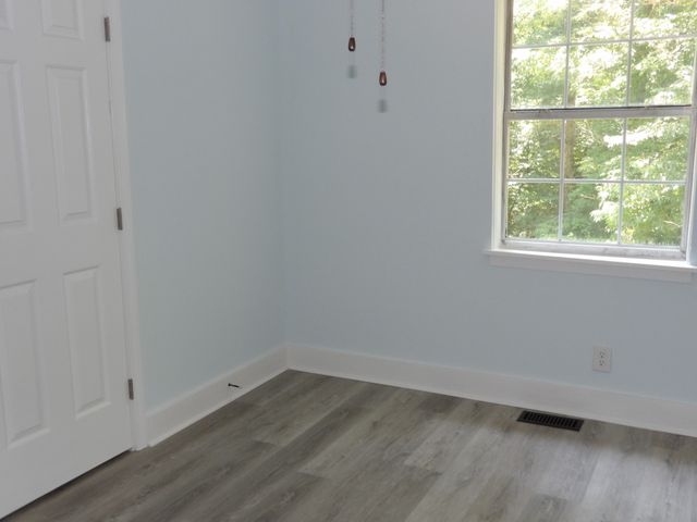 811 Powers Blvd, Waverly, TN 37185