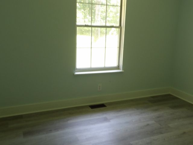 811 Powers Blvd, Waverly, TN 37185