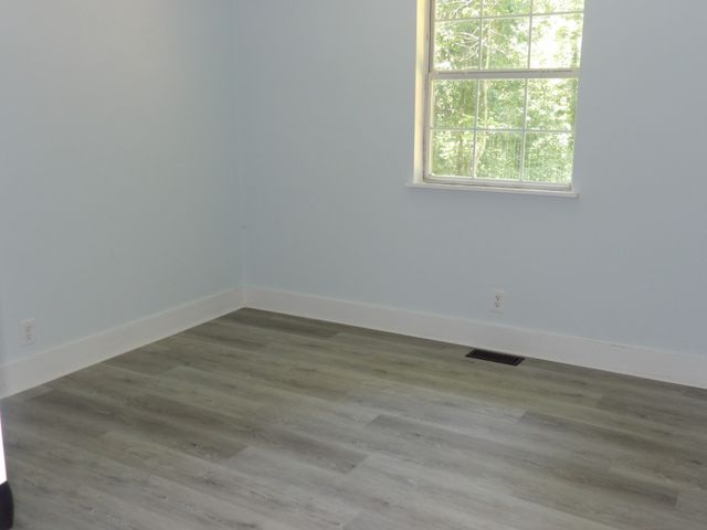 811 Powers Blvd, Waverly, TN 37185