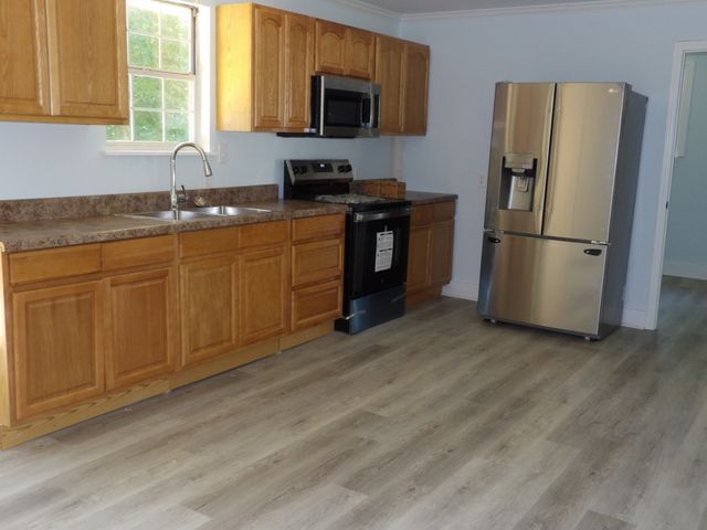 811 Powers Blvd, Waverly, TN 37185