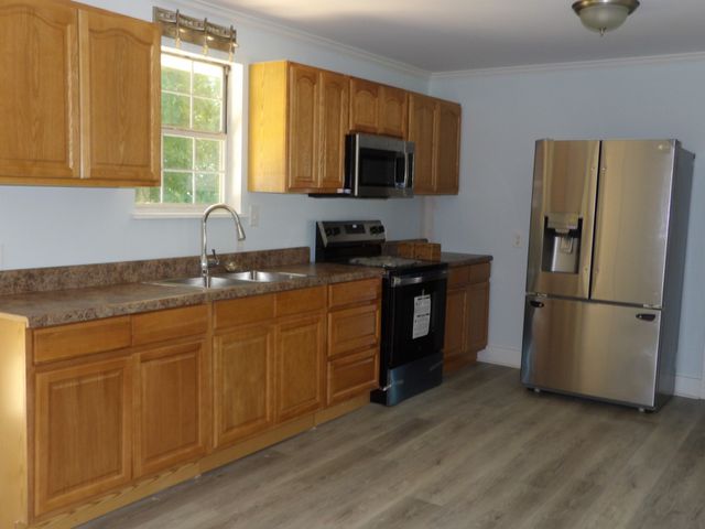 811 Powers Blvd, Waverly, TN 37185