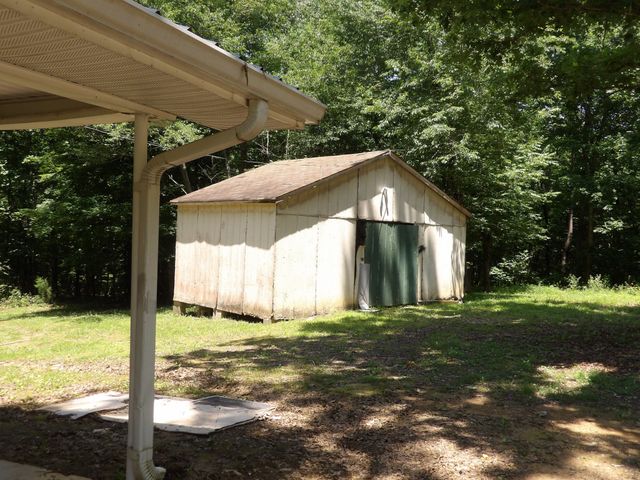 811 Powers Blvd, Waverly, TN 37185