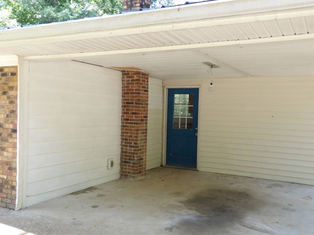 811 Powers Blvd, Waverly, TN 37185