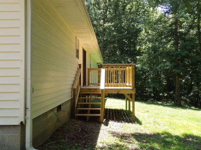 811 Powers Blvd, Waverly, TN 37185