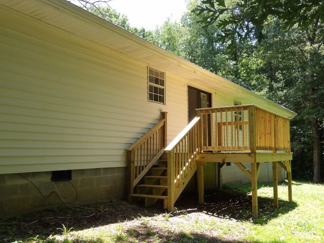 811 Powers Blvd, Waverly, TN 37185