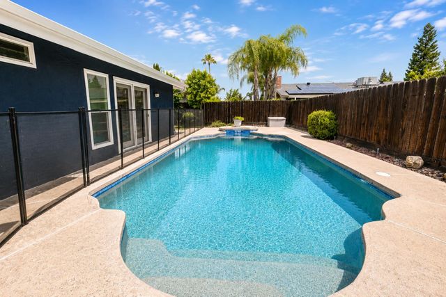 435 Bliss Avenue, Clovis, CA 93611