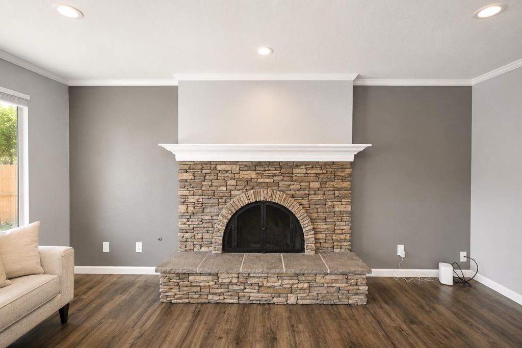 Image 10 of property listing at 435 Bliss Avenue, Clovis, CA 93611