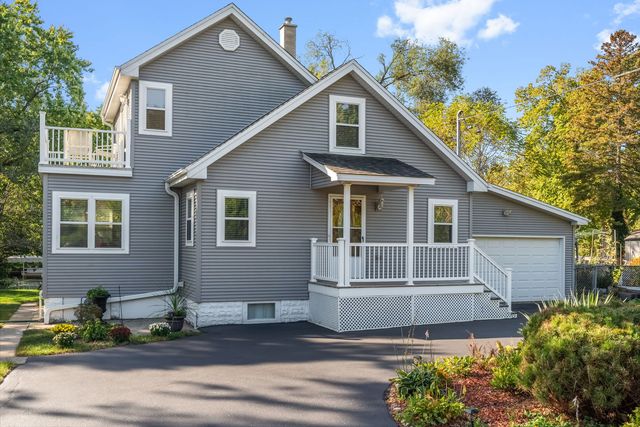 21625 W Ravine Drive, Lake Zurich, IL 60047