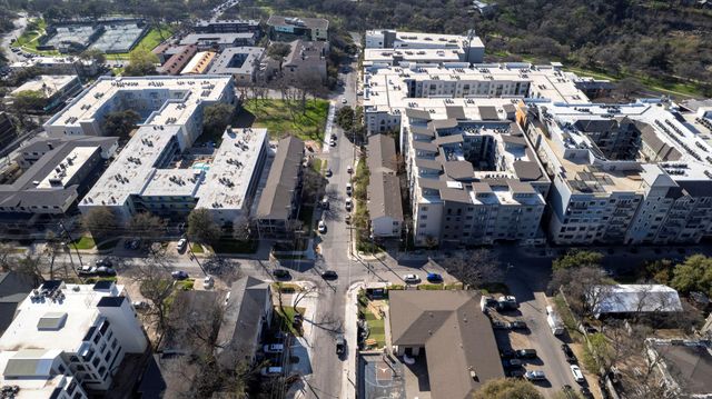 1100 W 25th ST 101, Austin, TX 78705