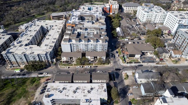 1100 W 25th ST 101, Austin, TX 78705