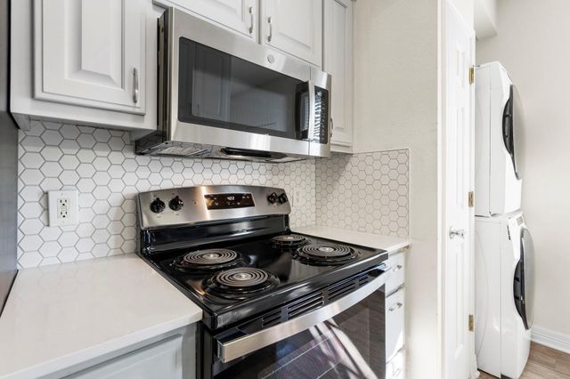 1100 W 25th ST 101, Austin, TX 78705