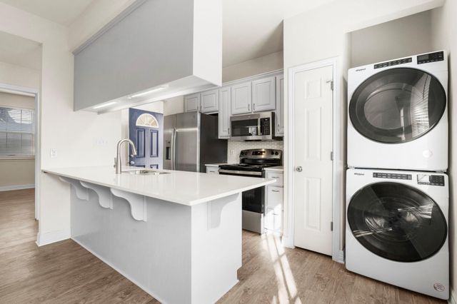 1100 W 25th ST 101, Austin, TX 78705