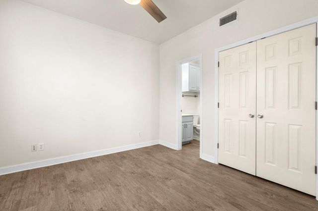 1100 W 25th ST 101, Austin, TX 78705