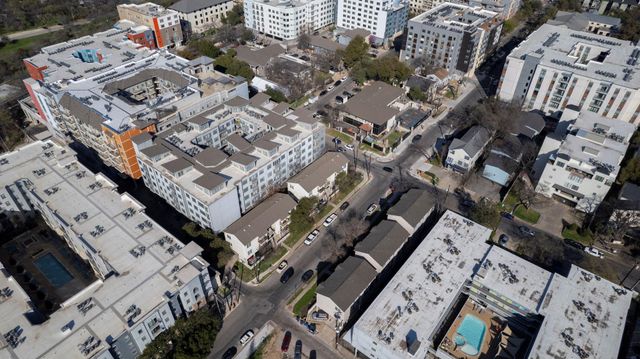 1100 W 25th ST 101, Austin, TX 78705